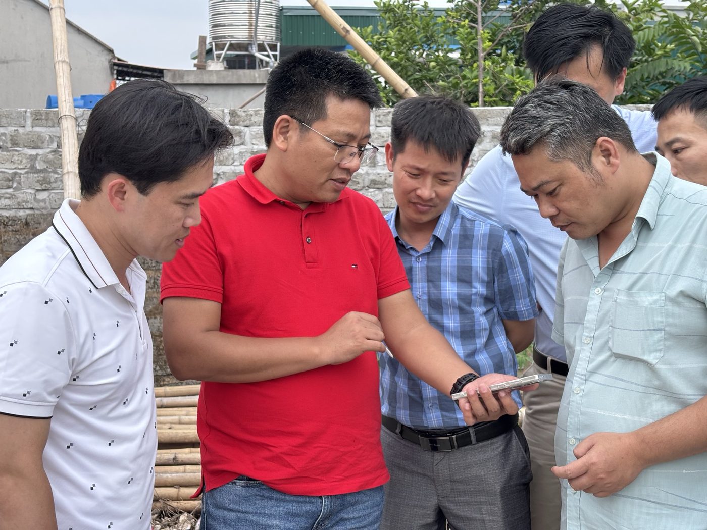 Khảo sát thực địa cùng nhà đầu tư, đọc hiện trạng ngay trên đất
